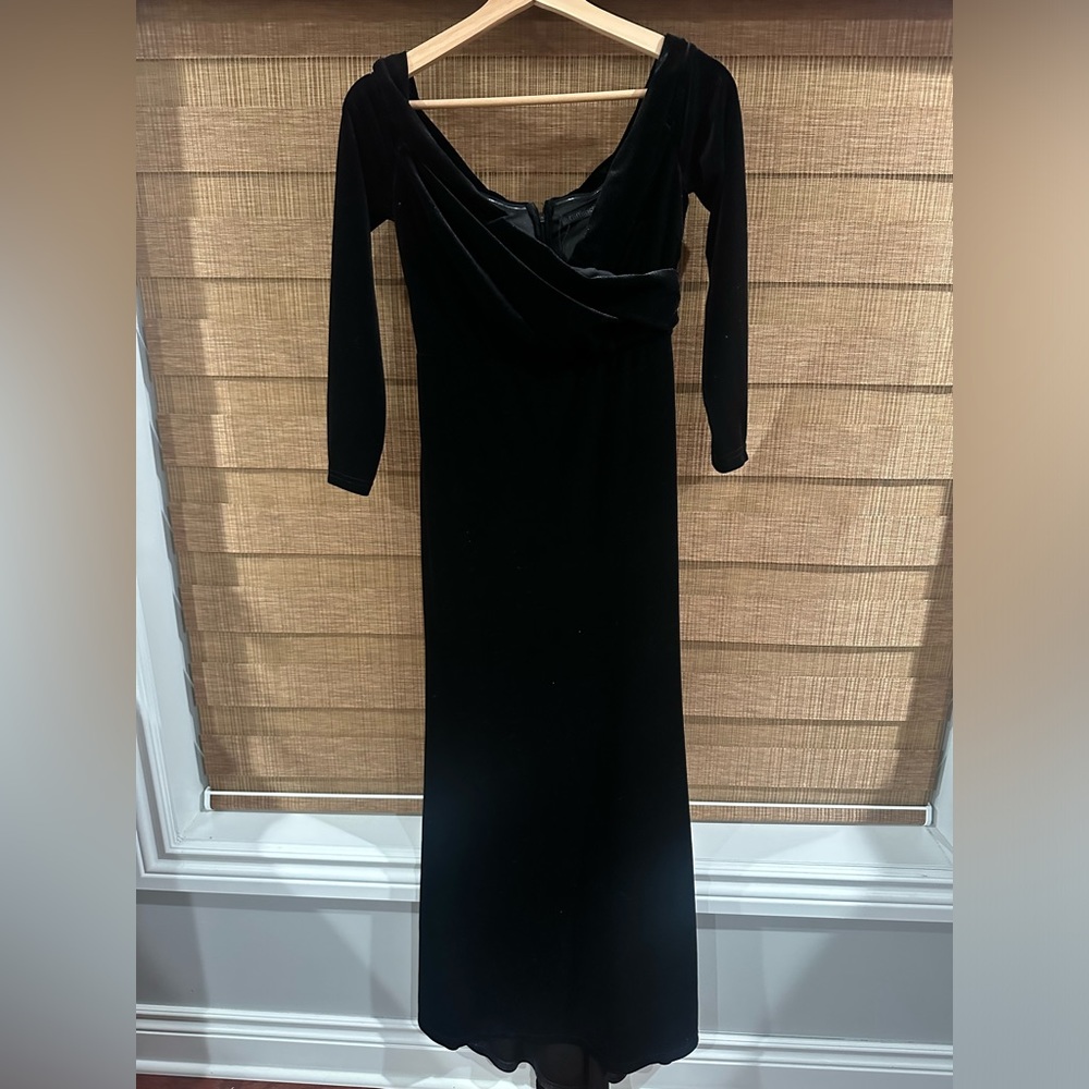 Velvet maxi off shoulder dress ! Super cute and only worn once